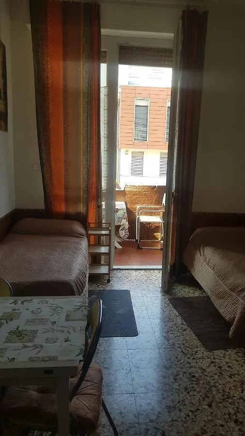 Hotel Dacia Di Bergamo 0*,  Italia